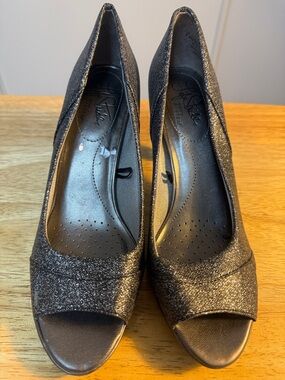 Life Stride Metallic Black Glitter Peep-Toe Heels